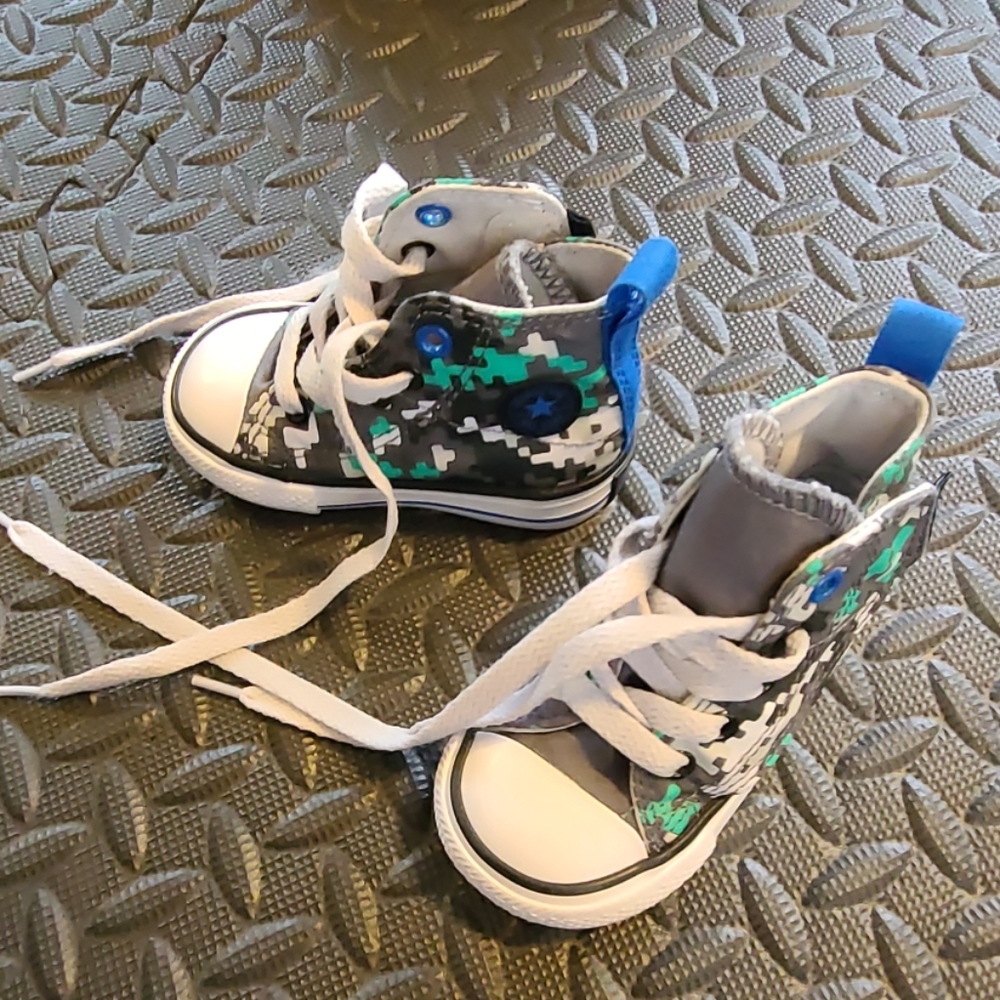 Baby Converse high top camo chucks chuck taylor